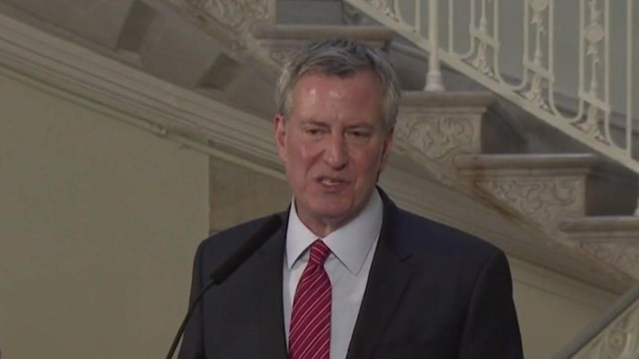 Click to enlarge Mayor Bill de Blasio stands behind rule forbidding daddy-daughter dances at New York City schools