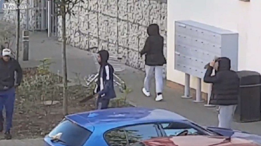 Click to enlarge Gang fight in London caught on camera as knife crime sweeps English capital