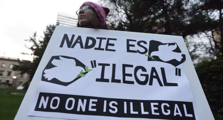 Click to enlarge daca protester
