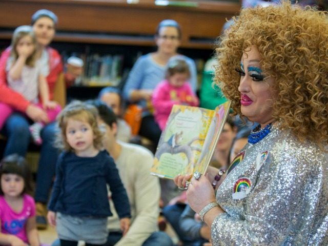 Click to enlarge cross-dressing man trasvestite children drag queen