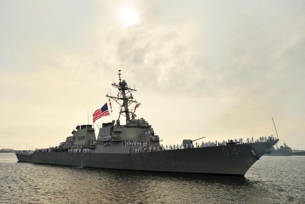 Click to enlarge DANGEROUSLY close โ US Destroyer docks in Ukrainian port not far from Russian Crimea