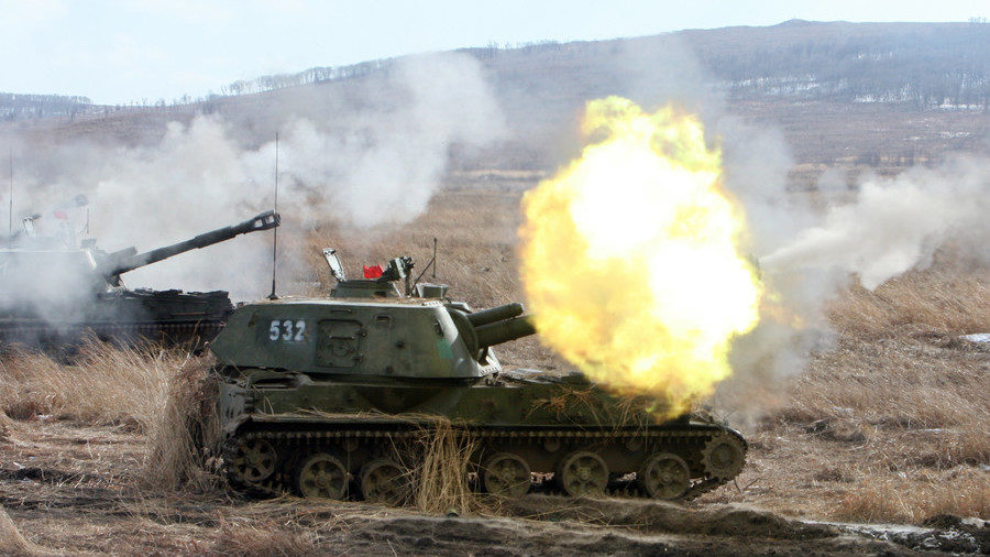 2S3 'Akatsiya' self-propelled gun.