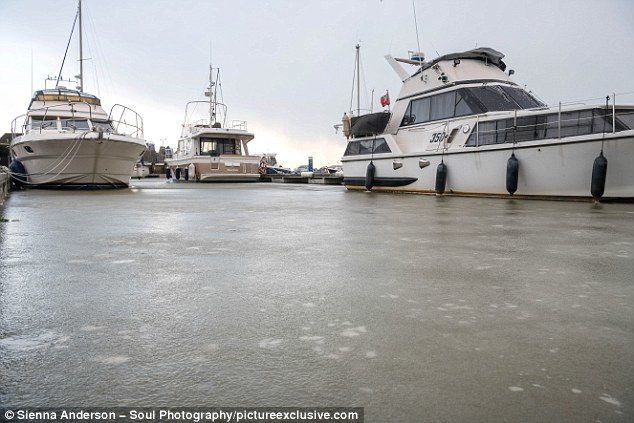 Click to enlarge UK sea frozen