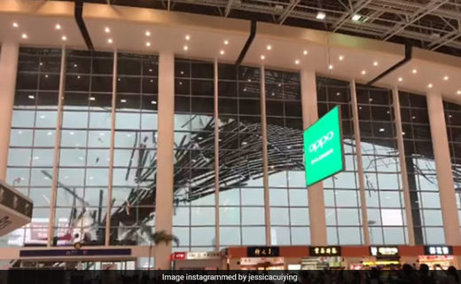 Click to enlarge Roof blown off at Nanchang Changbei International Airport