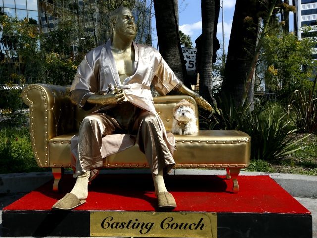 Oscars Weinstein statue