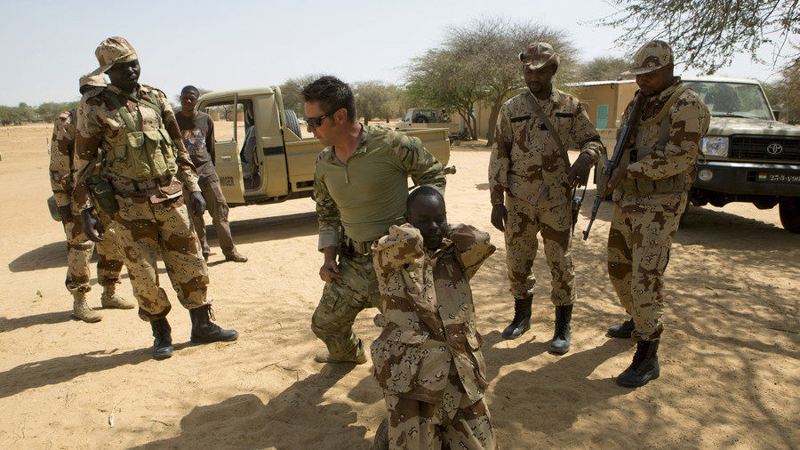 Click to enlarge US Special Forces train Nigerien troops