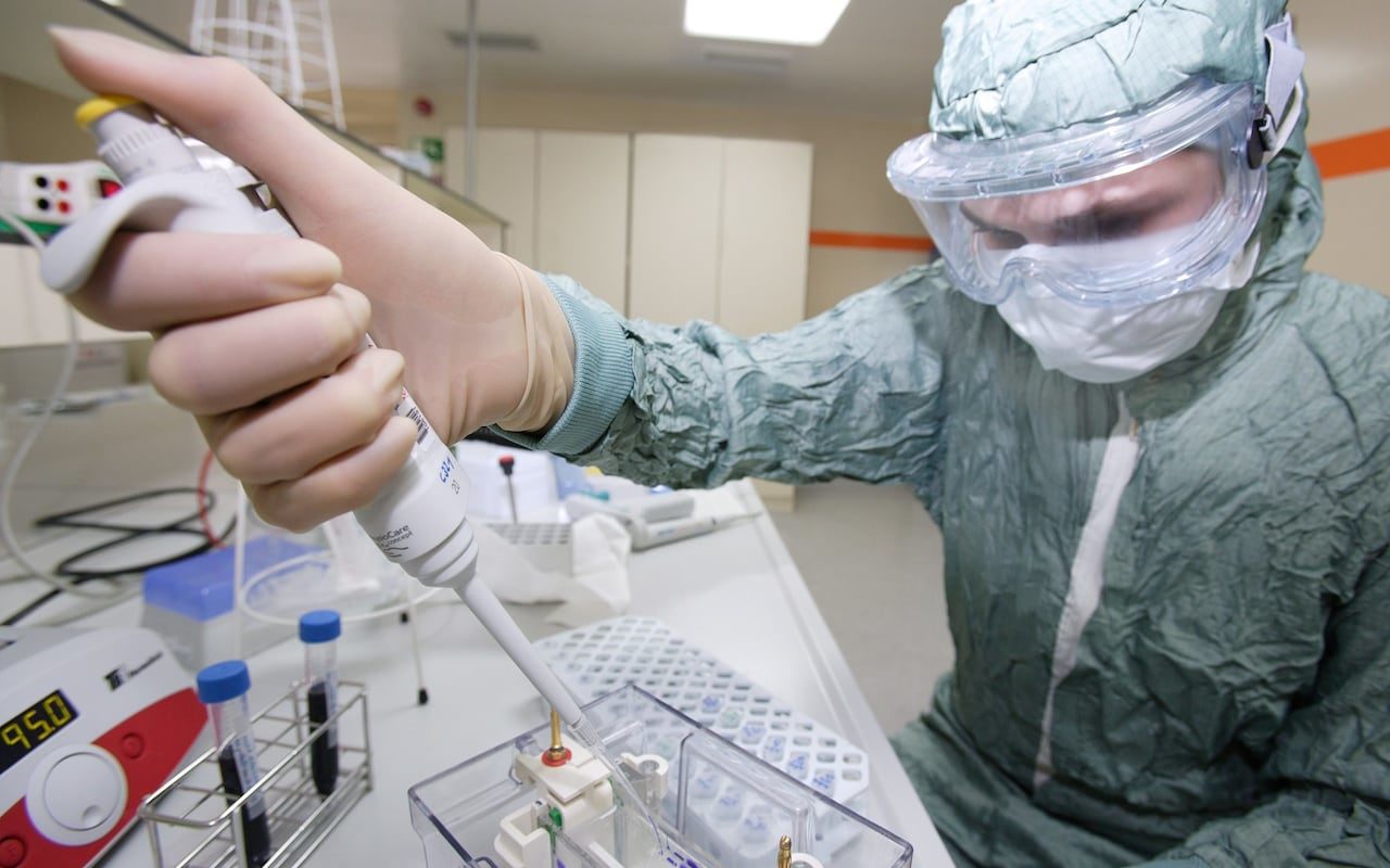 Click to enlarge H1N1 vaccine specimen