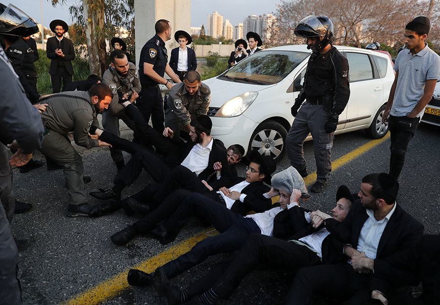 Click to enlarge Ultra orthodox jews protest draft