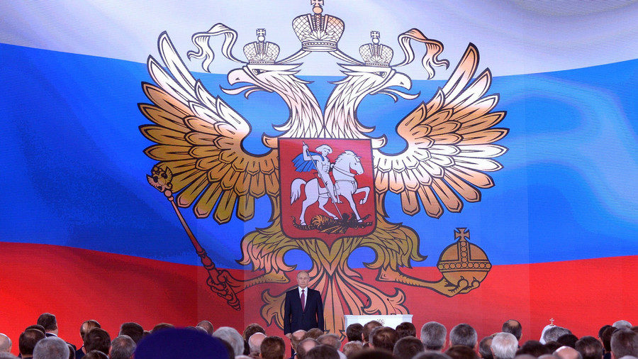 Click to enlarge Russia flag crowd