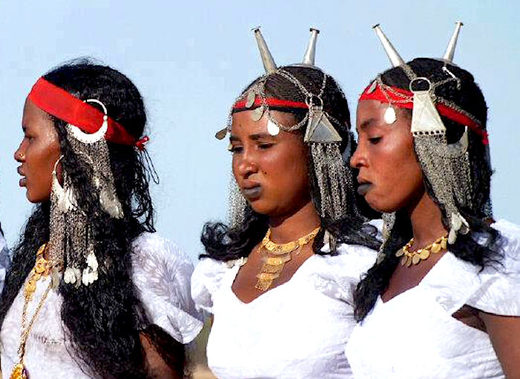 Click to enlarge 3 Toubou women