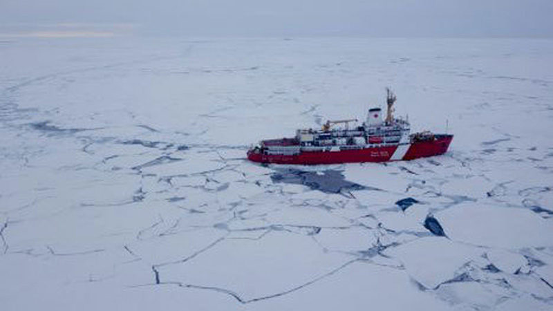 Click to enlarge icebreaker CCGS Louis S. St. Laurent