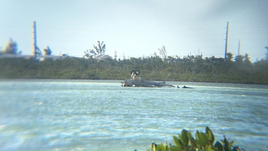 Click to enlarge Crashed U.S. Navy F/A-18 Hornet jet in FL