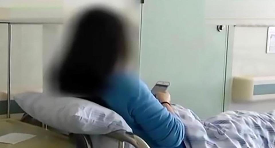 Click to enlarge woman on mobile