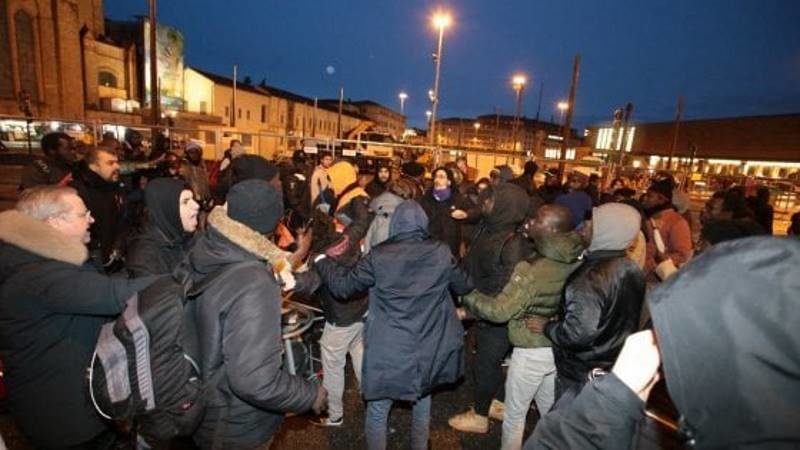 migrant protest florence italy