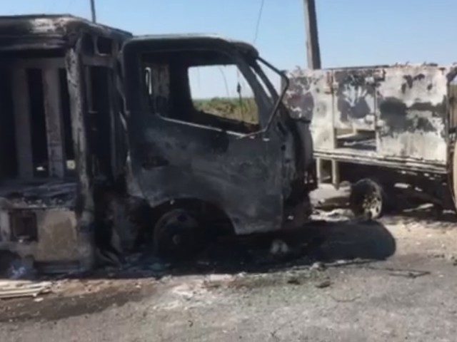 Click to enlarge torched vehicle Michoacán drug cartel mar 2018