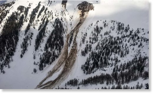 The aftermath of the avalanche that swept away four people in Vallon d’Arbi.