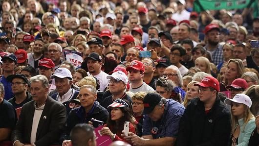 Click to enlarge Trump rally audience