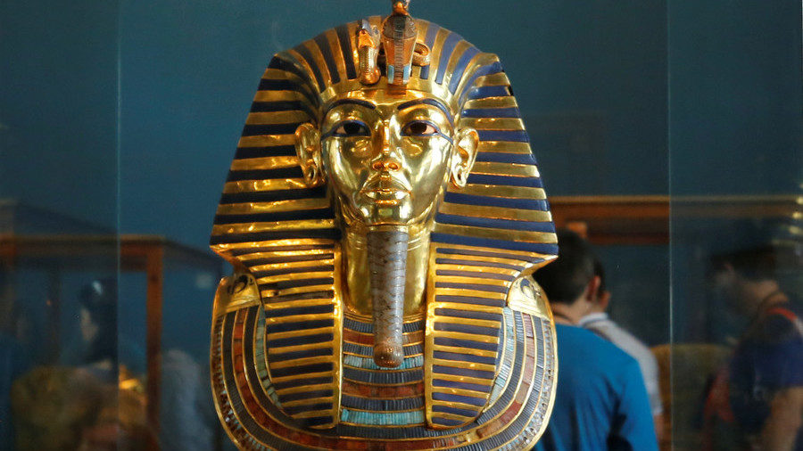 Click to enlarge golden bust of Tutankhamen