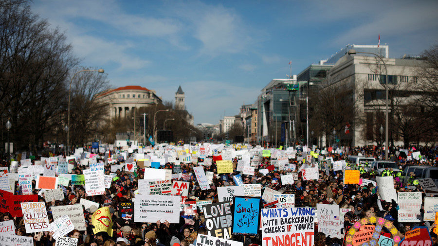 Марш на Вашингтон. Марш "на Вашингтон" НОД фото. Thousands March in Washington. March in Washington.