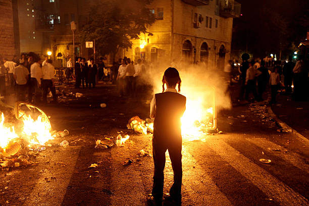 Click to enlarge ultra-orthodox jews riots israel