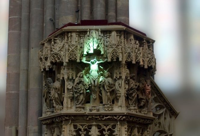 Click to enlarge Strasbourg green light equinox