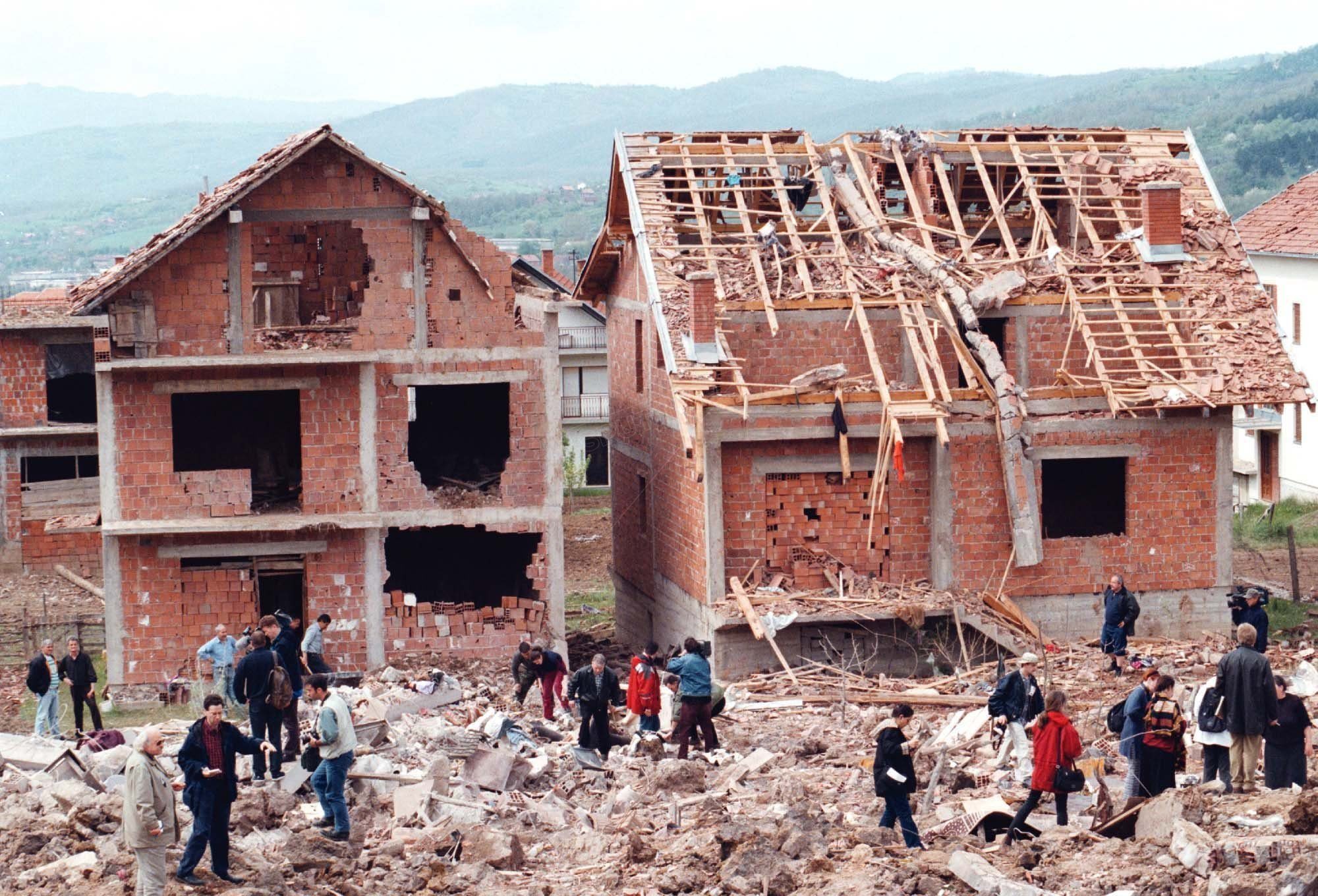 Click to enlarge NATO attack bomb serbia belgrade yugoslavia