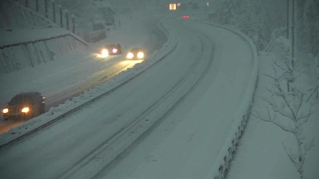 Click to enlarge Gothard snow