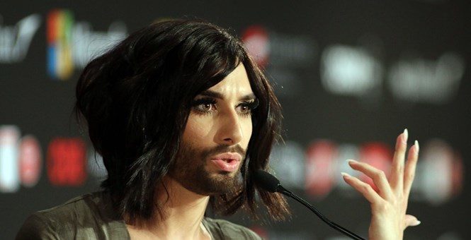 Click to enlarge cross dressing jesus