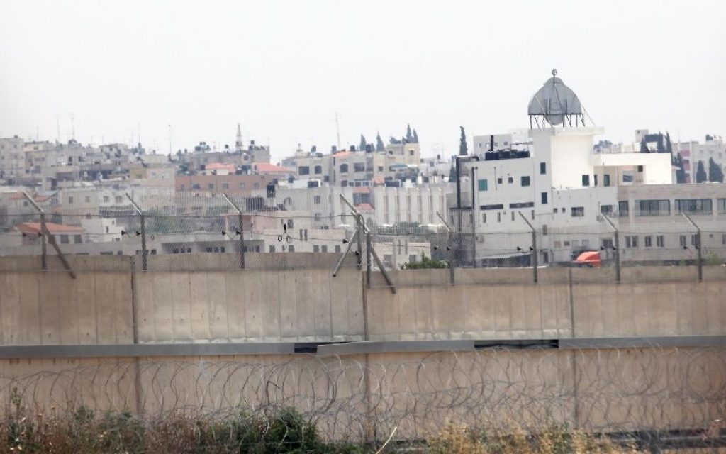 wall West bank