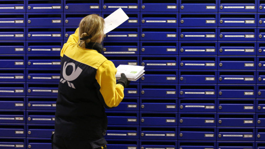 postwoman Deutsche Post