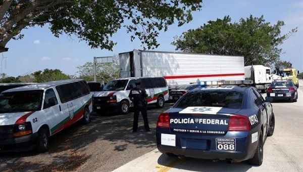 Mexican police  immigrants