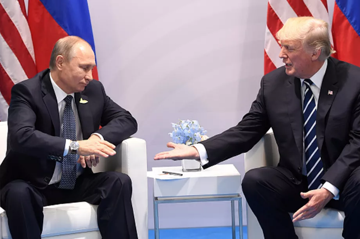 Click to enlarge US President Donald Trump and Russia's President Vladimir Putin