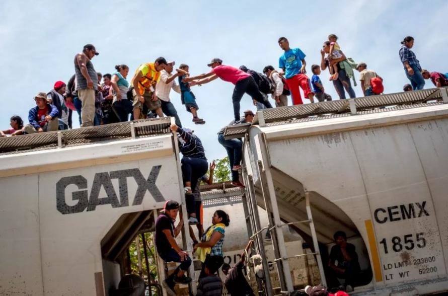 central american migrants train