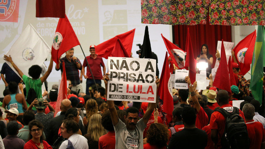 Click to enlarge Lula protest