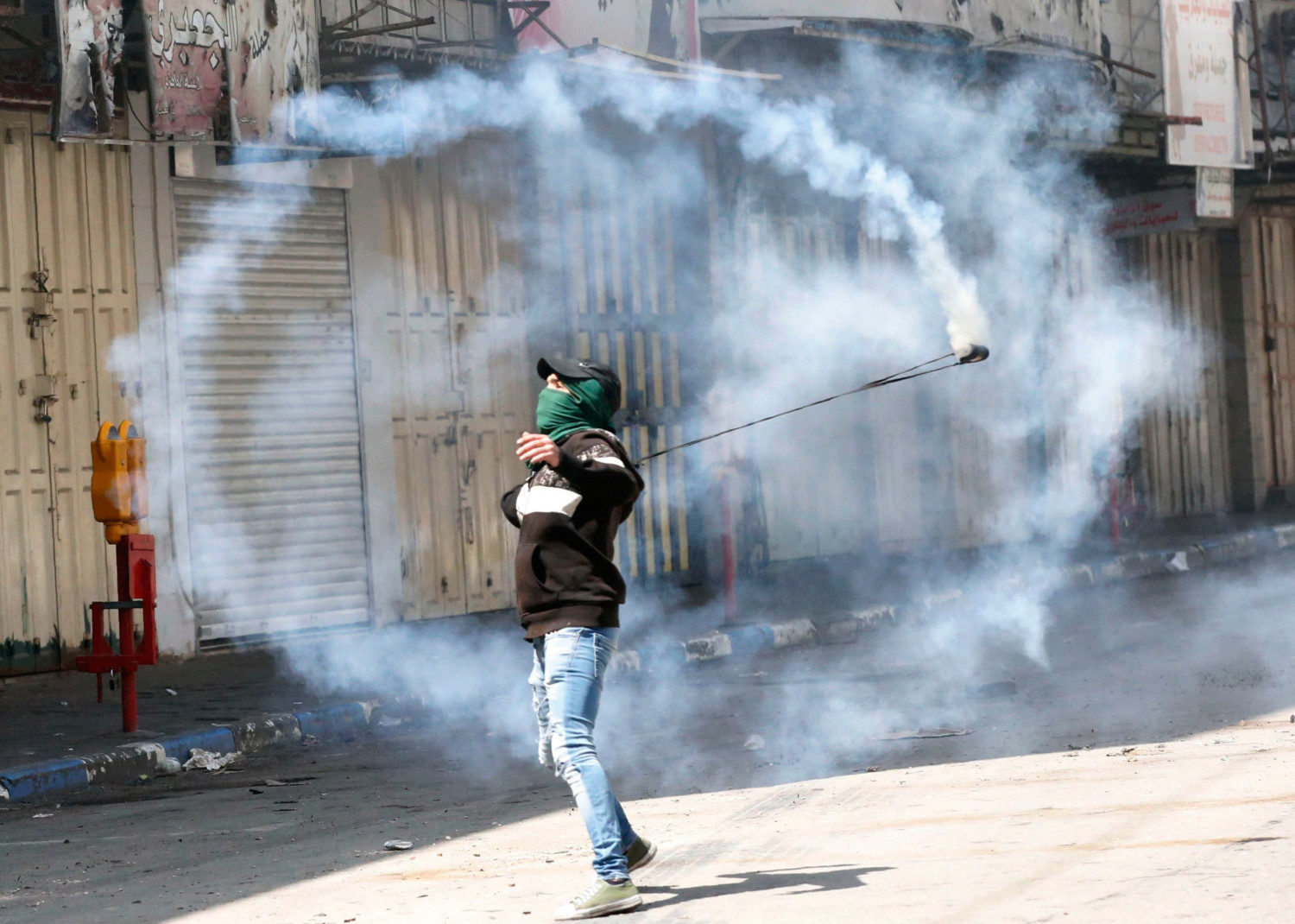 Click to enlarge Palestinian tear gas Gaza