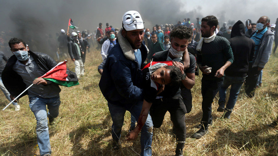 Click to enlarge Palestinian protesters