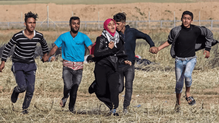 Click to enlarge Palestinian protesters gaza Land Day