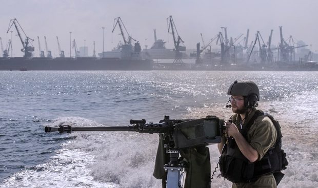 Israeli Navy at a machine gun