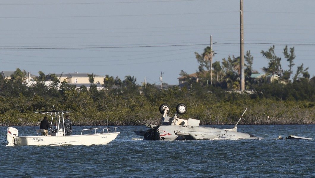Click to enlarge US Navy F/A-18 Super Hornet jet crash