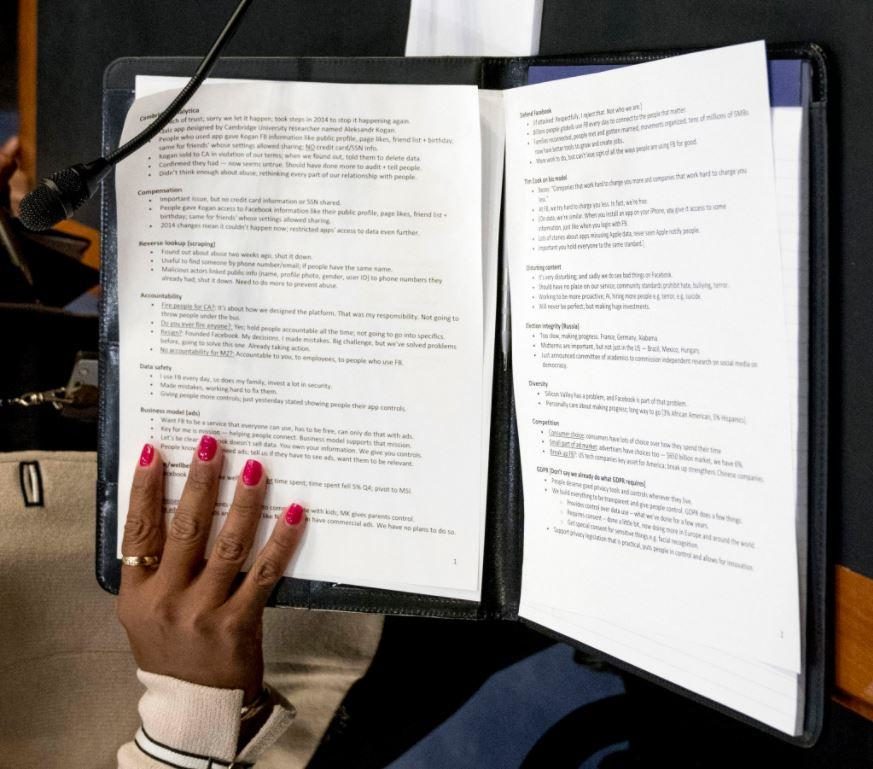 Click to enlarge zuckerberg notes congress