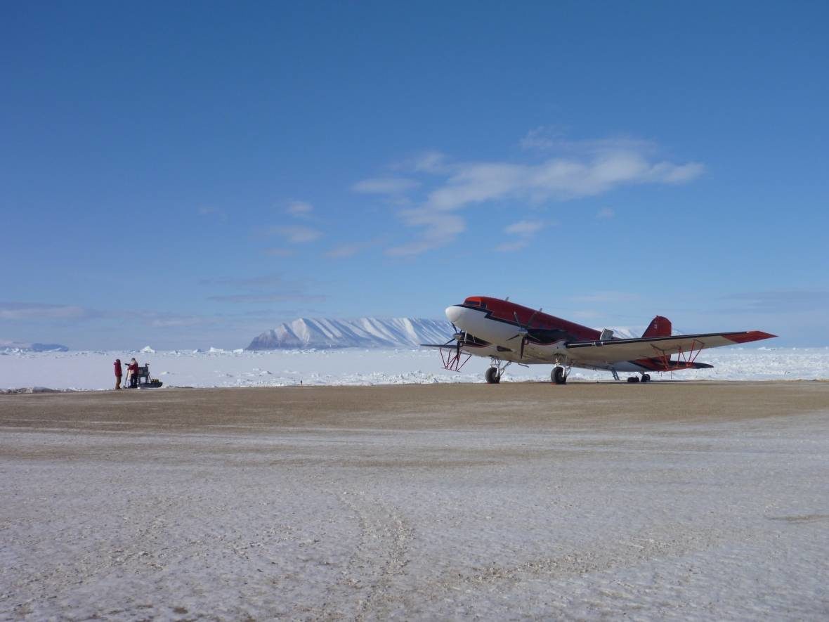 Click to enlarge radar plane geologists