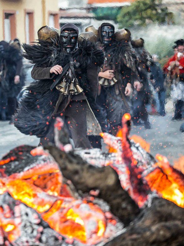 Click to enlarge Each night on January 17 and during the day on Carnival Sunday and Fat Tuesday, the men in Mamoiada transform into monstrous mamuthones.