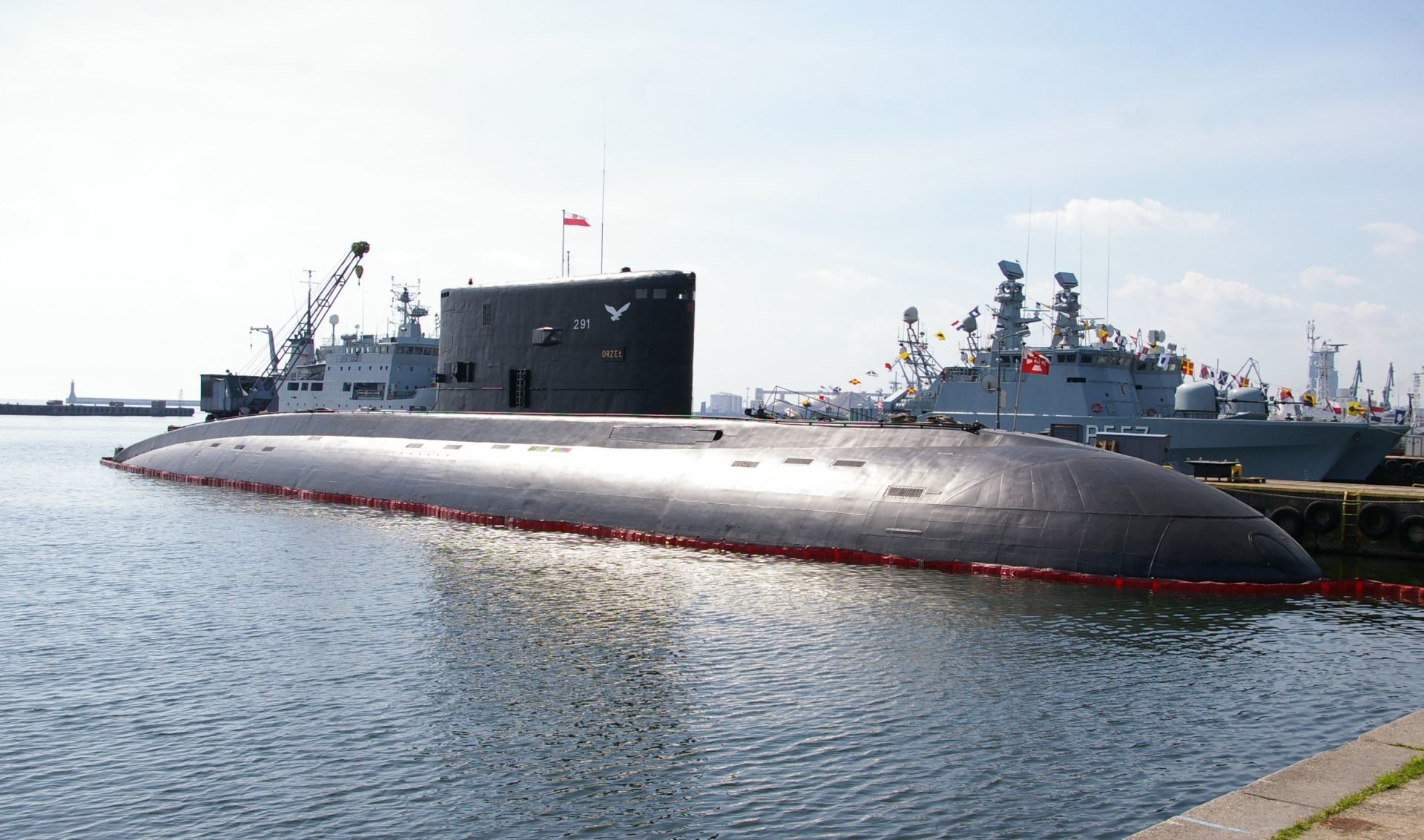 Click to enlarge Russian kilo class sub