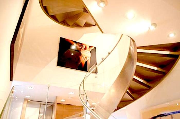 Click to enlarge staircase
