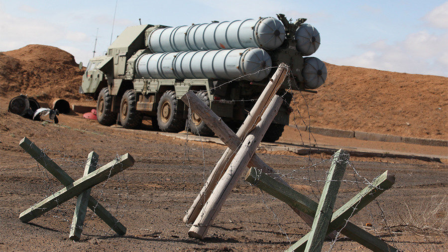 An S-300PS air defense system