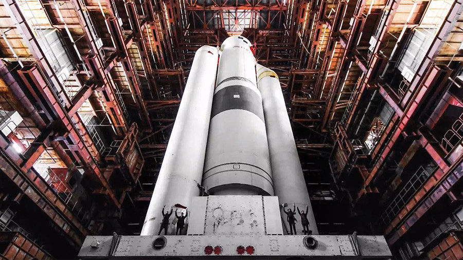Click to enlarge Spacecraft