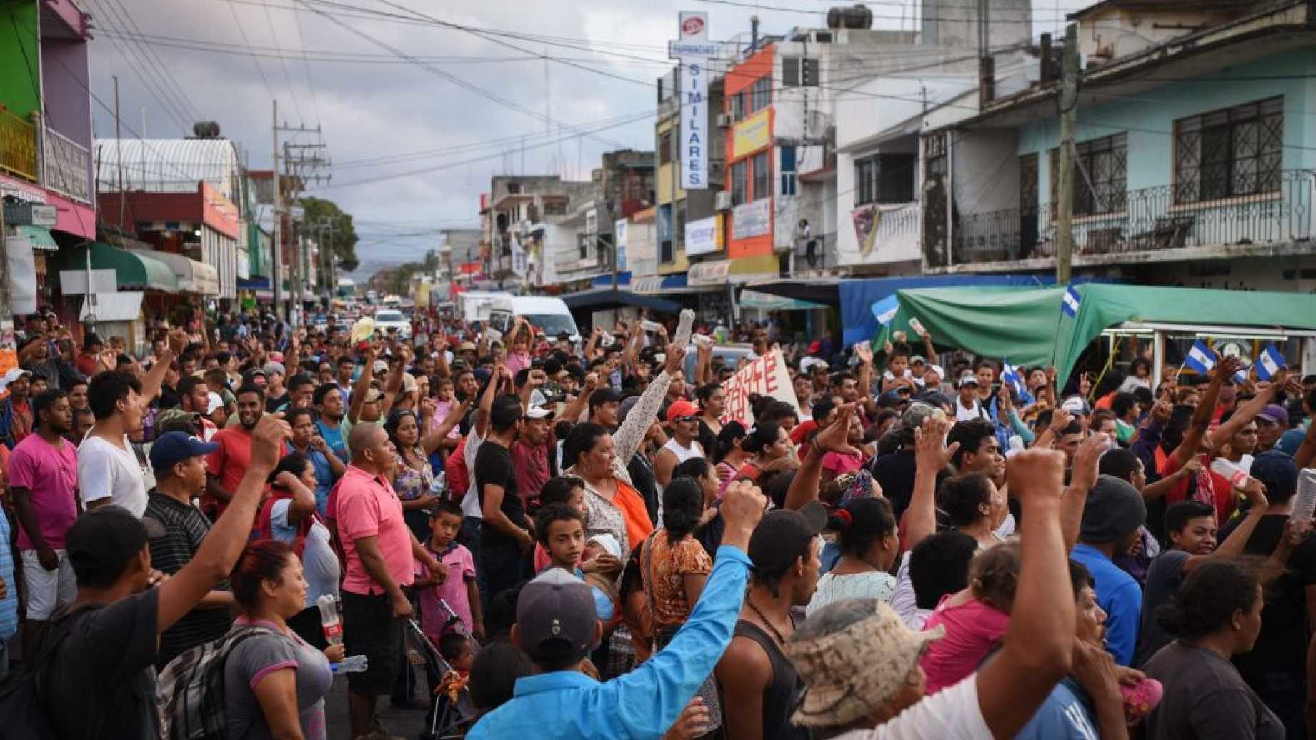 Click to enlarge Caravan immigrants refugees US Mexico border