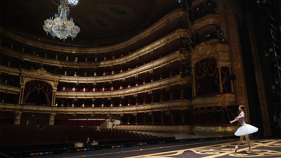 ballerina bolshoi theatre