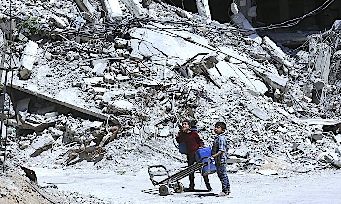 Click to enlarge Douma street rubble