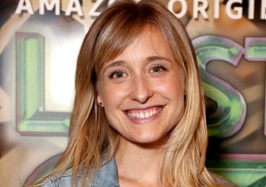'Smallville' actress arrested in connection with Nxivm sex cult